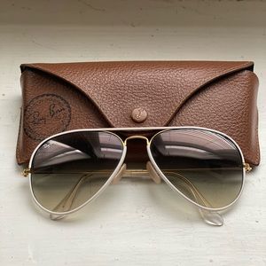 Gold and White Ray-Ban Aviators😎